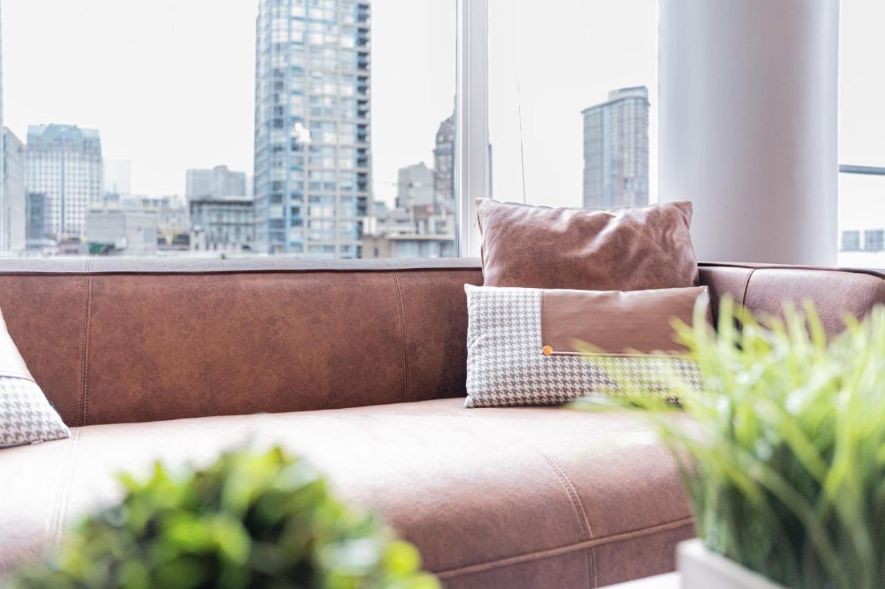 Amazing Views ! Leather Furniture ! Cozy Condo! Ванкувер Экстерьер фото